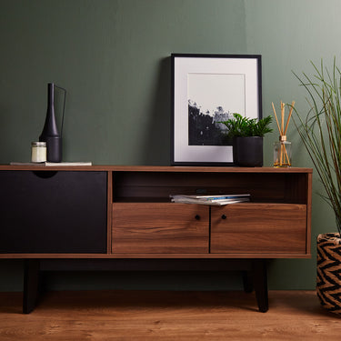 Mueble de television combinado en laca negra al alto brillo y madera de  ébano natural.